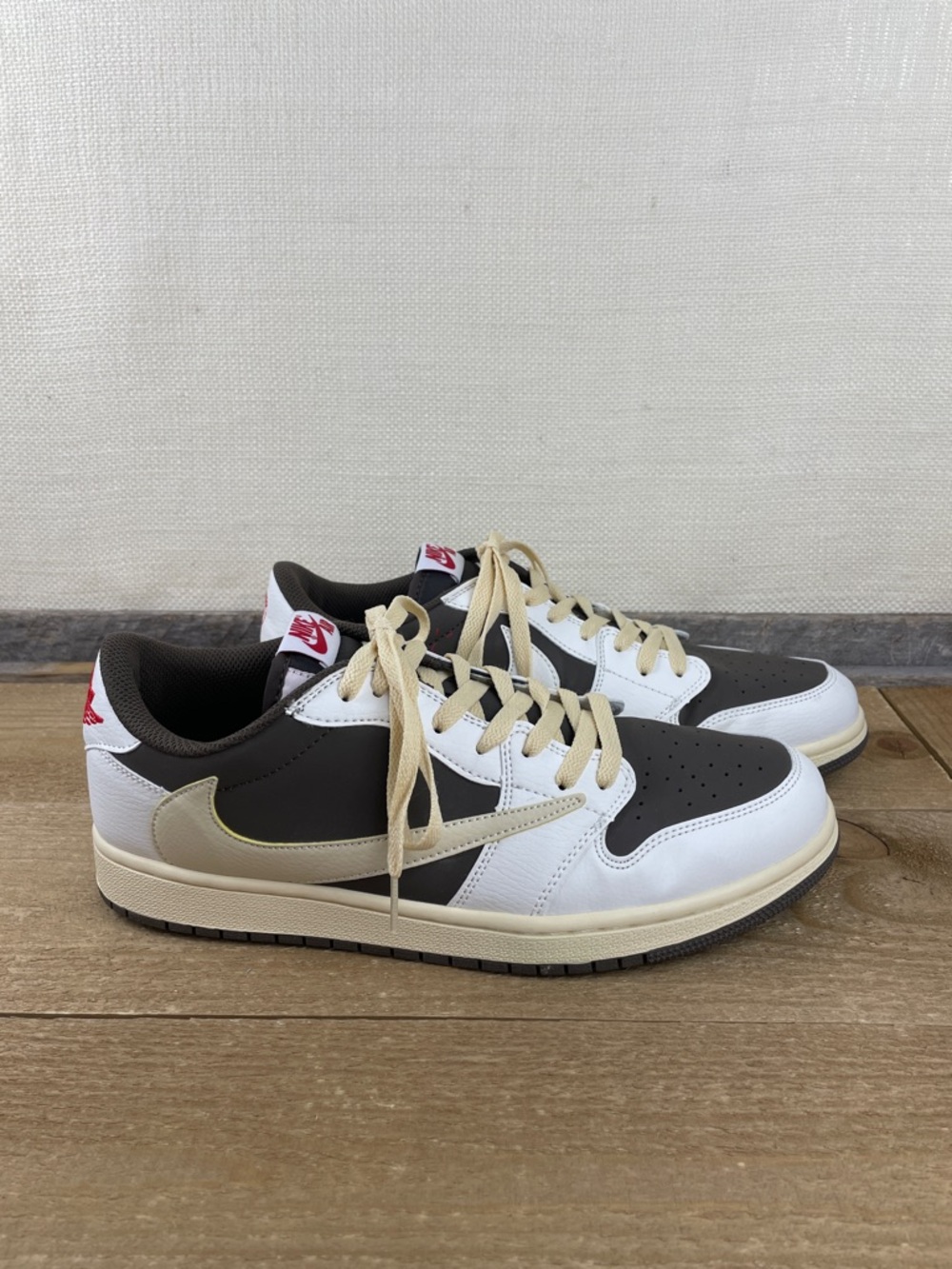 Nike Men's Travis Scott Air Jordan Low Sneakers